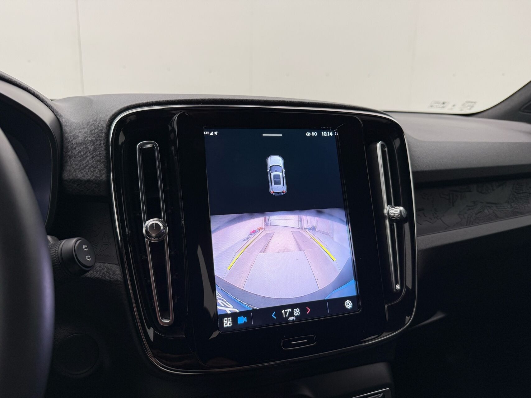 Sort Volvo XC40 fra 2023