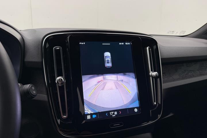 Sort Volvo XC40 fra 2023