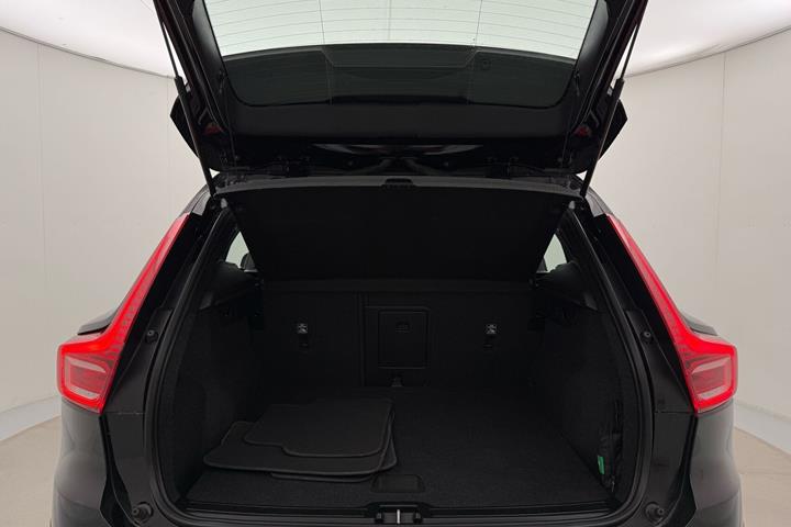 Sort Volvo XC40 fra 2023
