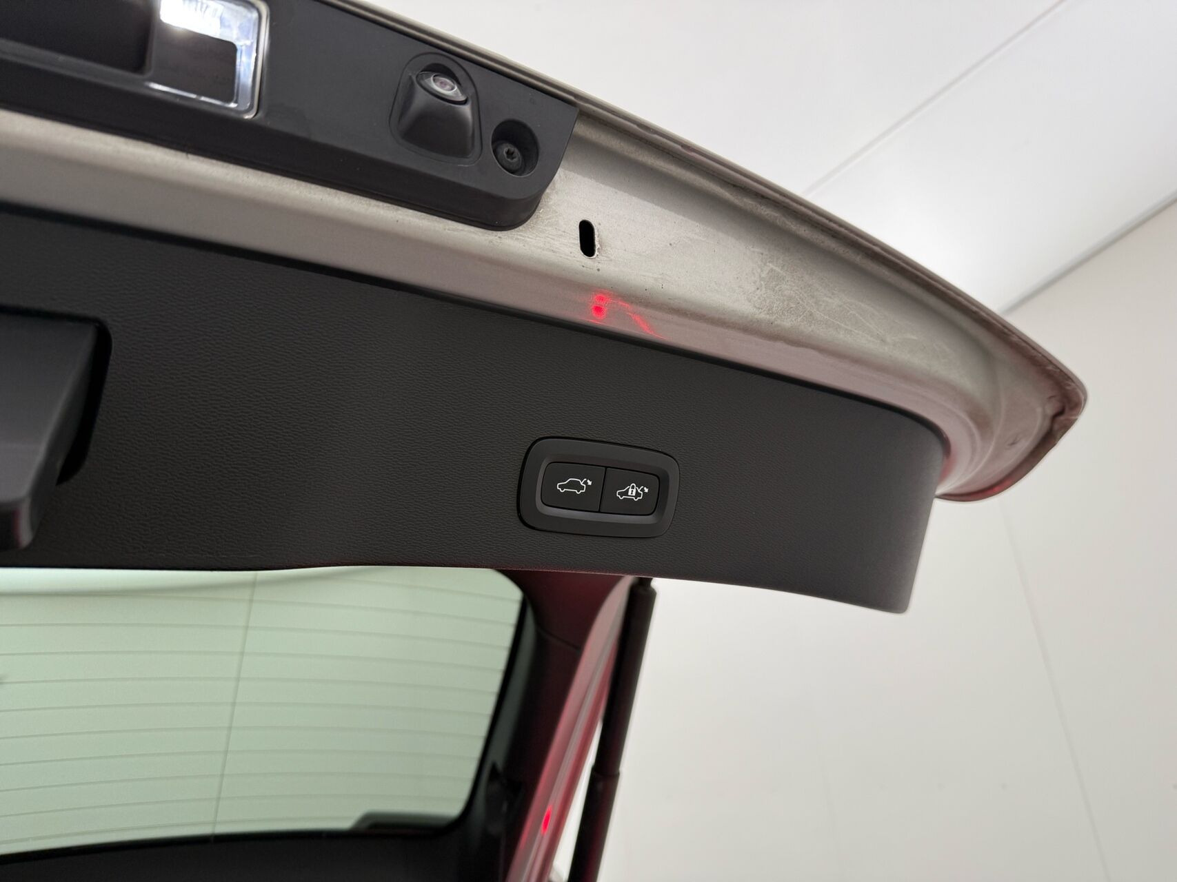 Sølv Volvo C40 fra 2022