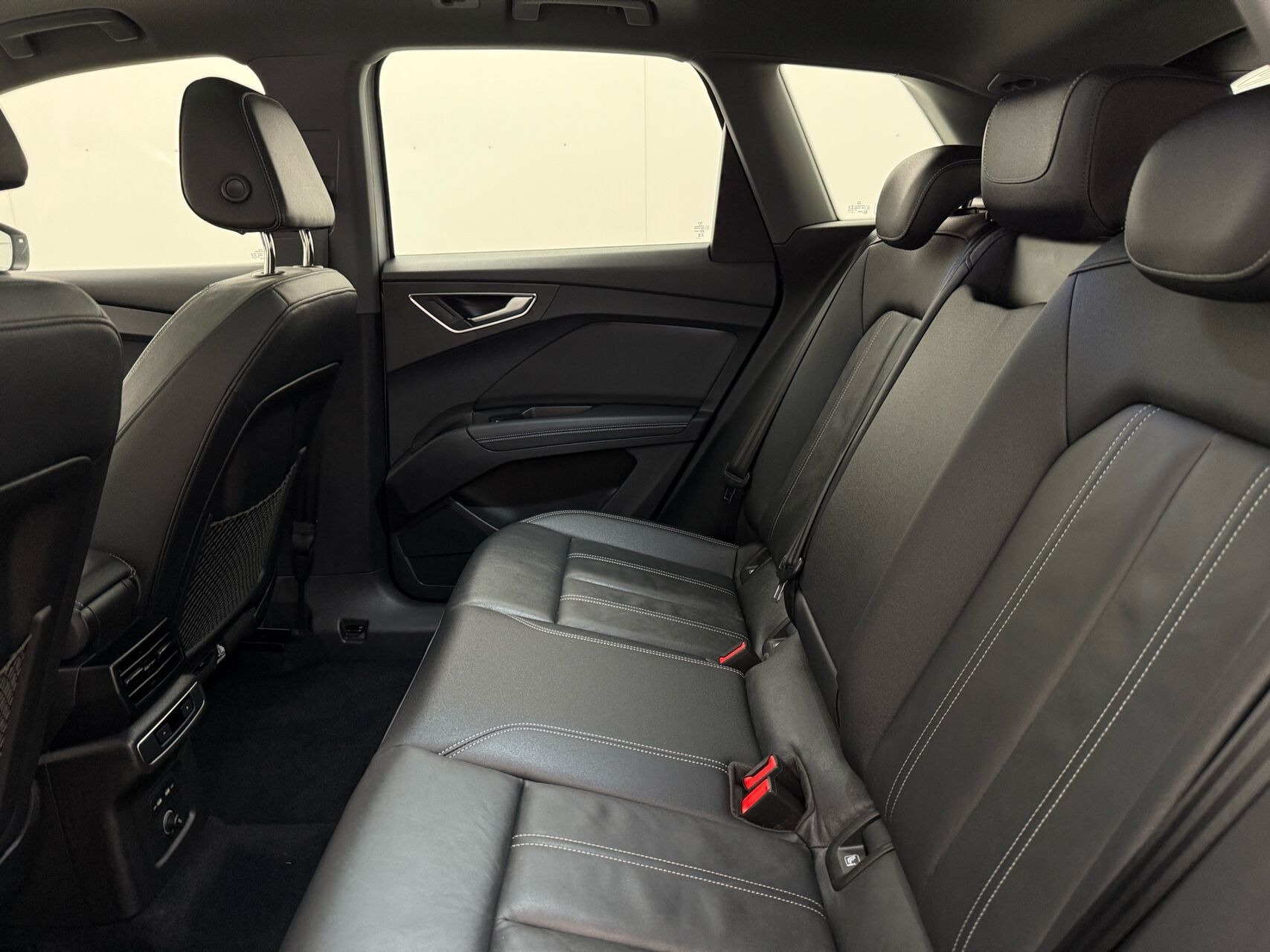 Sølv Audi Q4 fra 2023