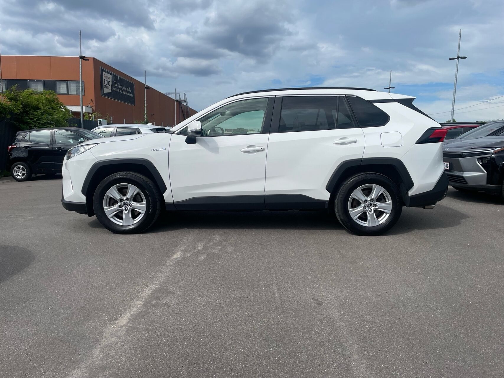 Hvid Toyota RAV4 fra 2021