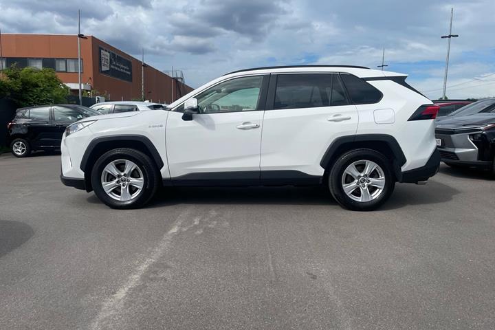 Hvid Toyota RAV4 fra 2021