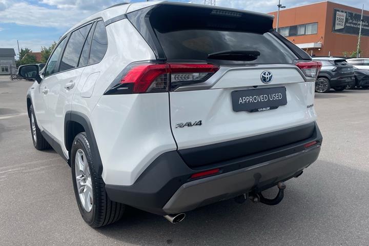 Hvid Toyota RAV4 fra 2021