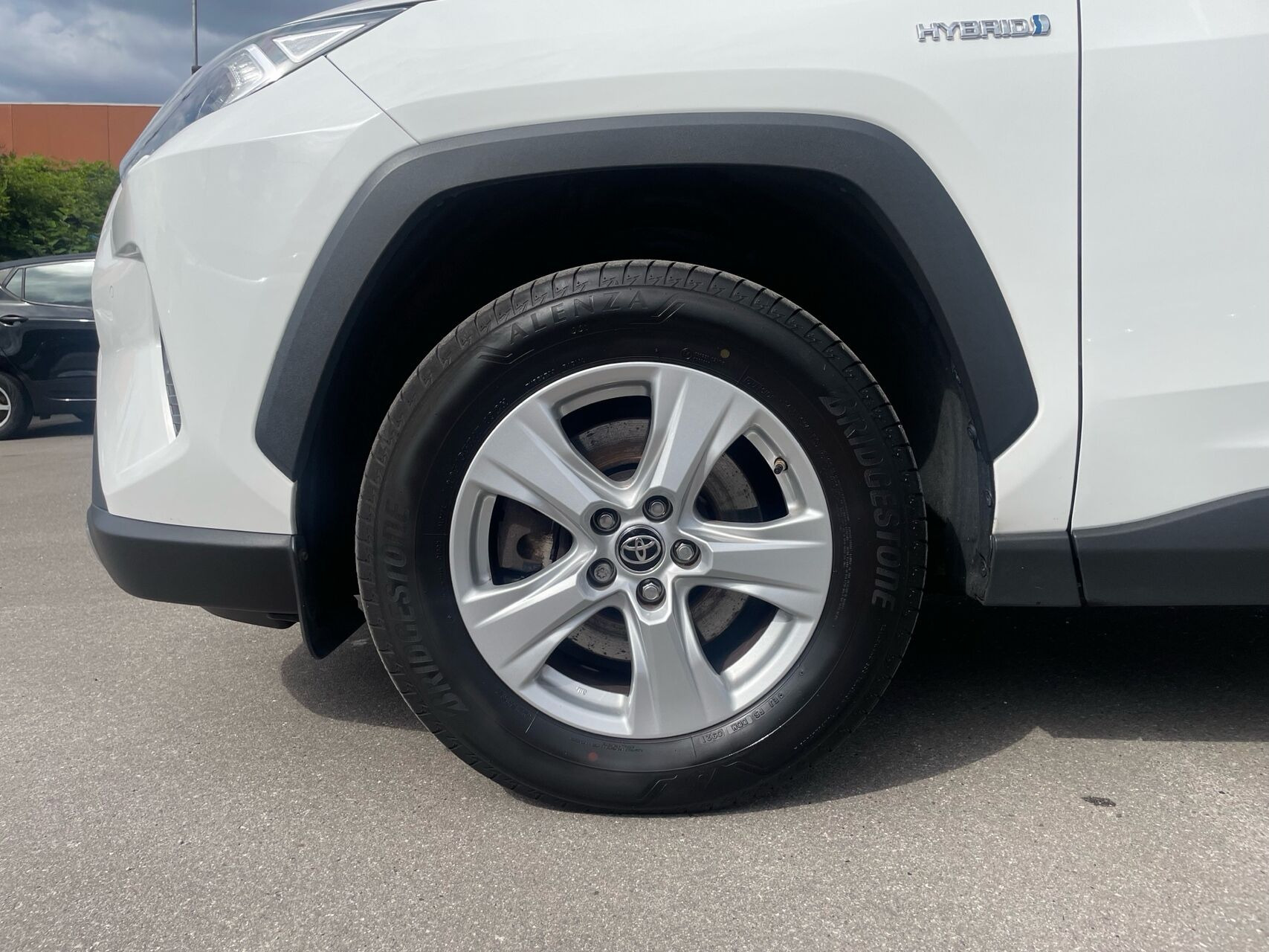 Hvid Toyota RAV4 fra 2021