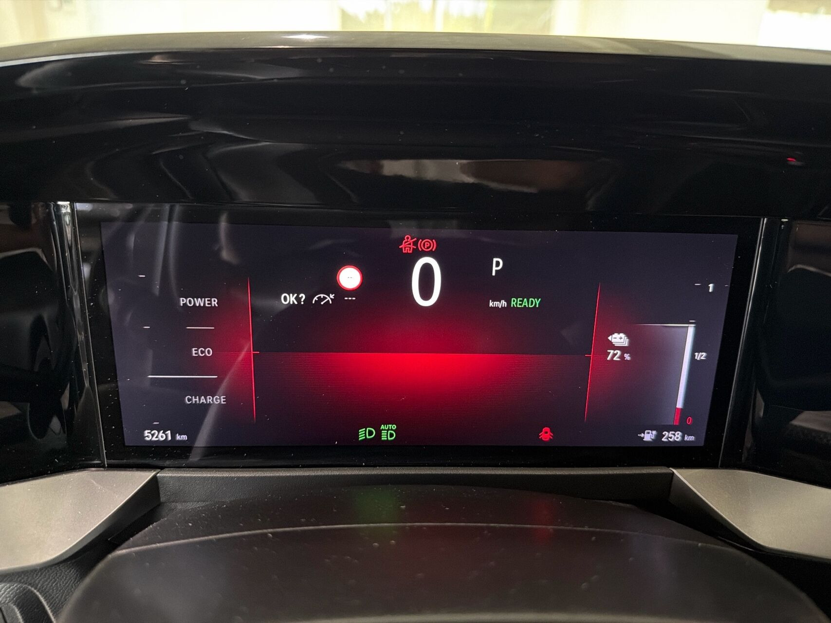 Grå Opel Mokka-e fra 2025