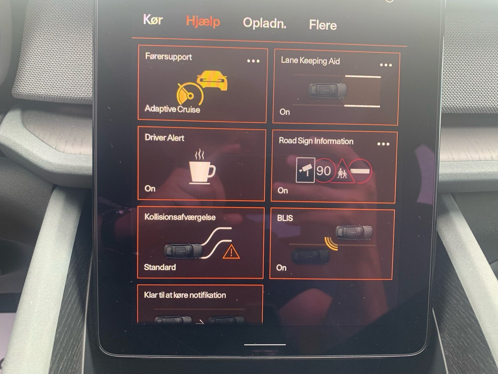 Grå Polestar 2 fra 2023
