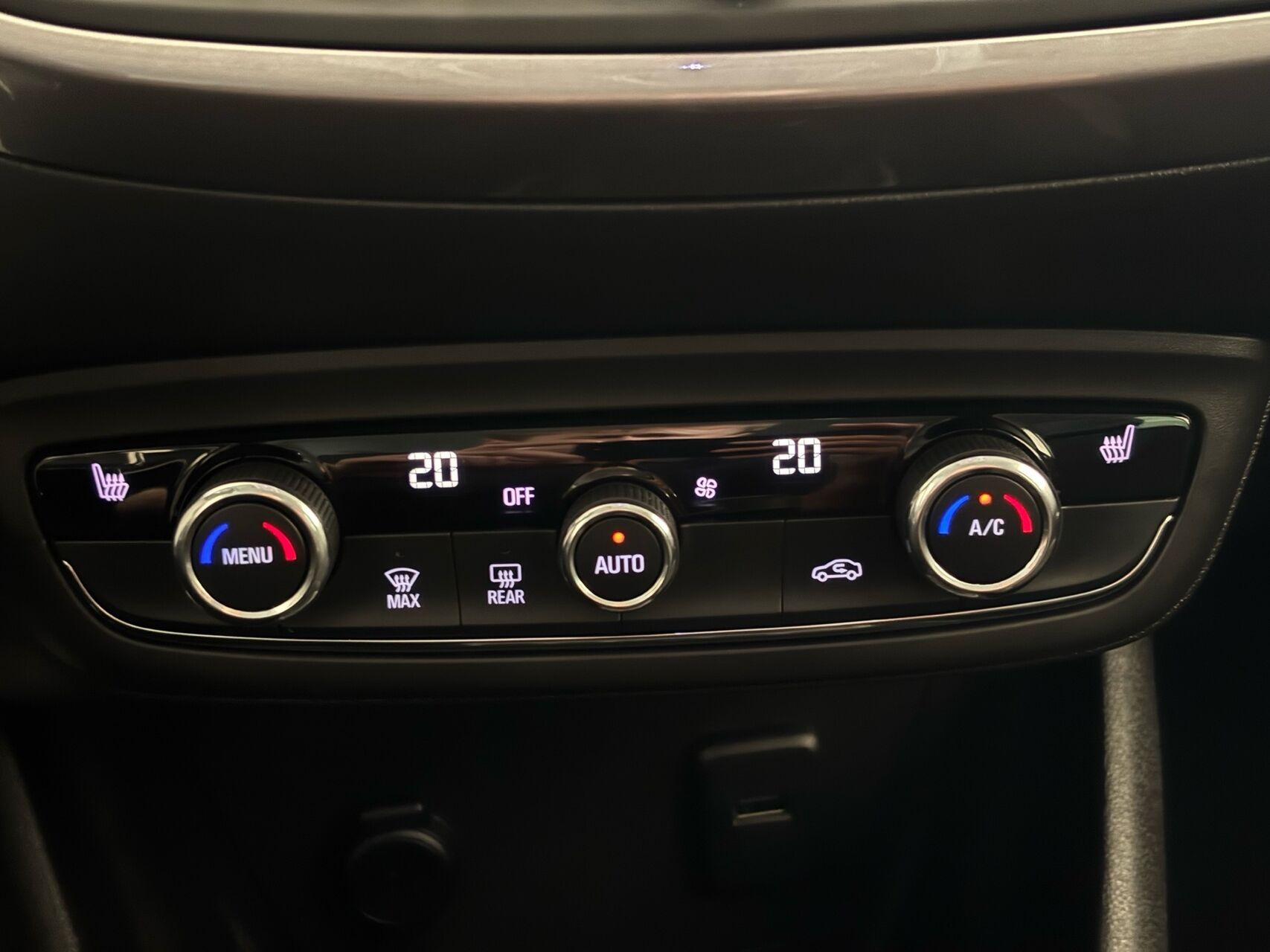 Sort Opel Crossland X fra 2020