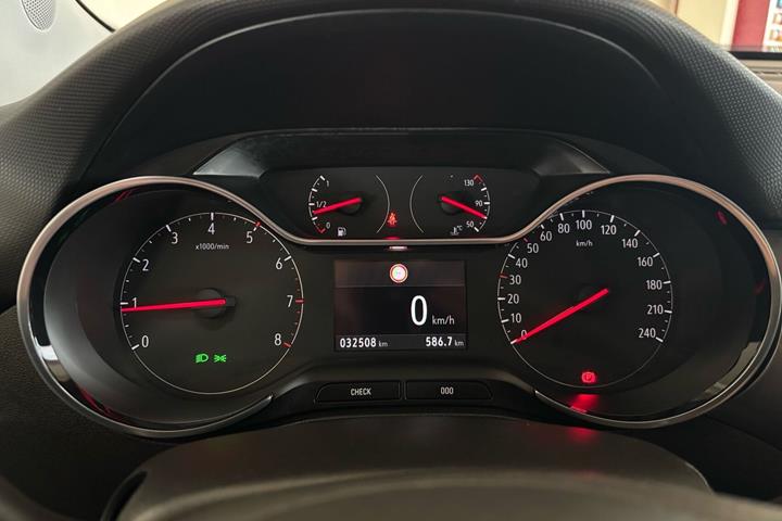 Sort Opel Crossland X fra 2020