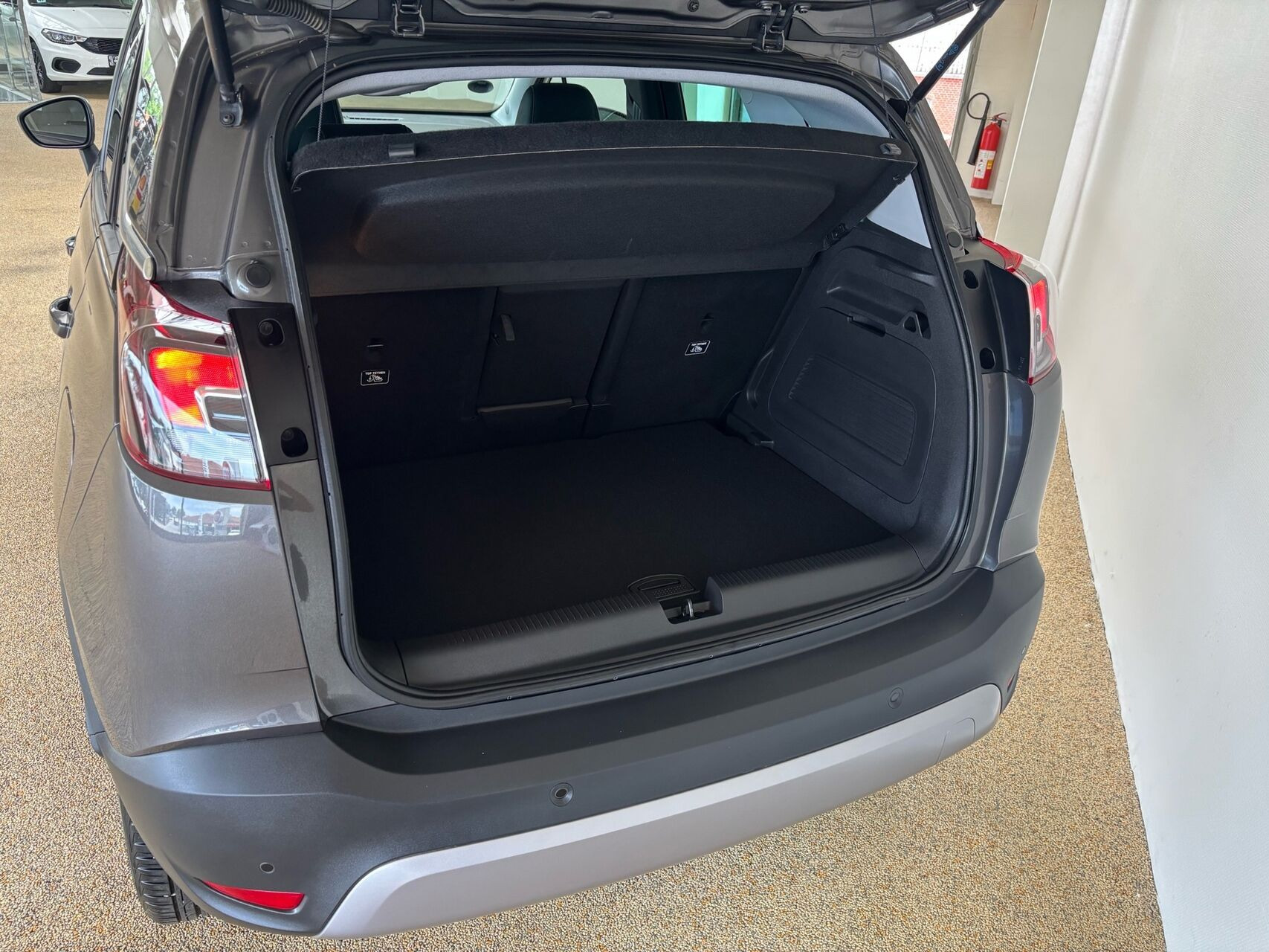 Sort Opel Crossland X fra 2020