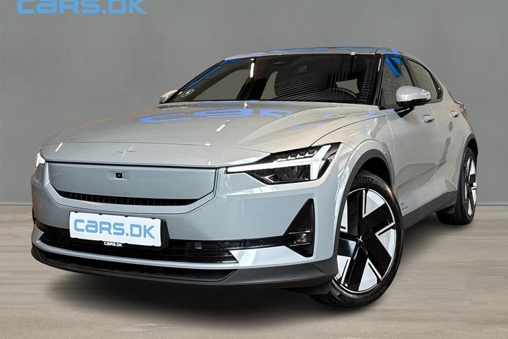 Grå Polestar 2 fra 2025 set udefra