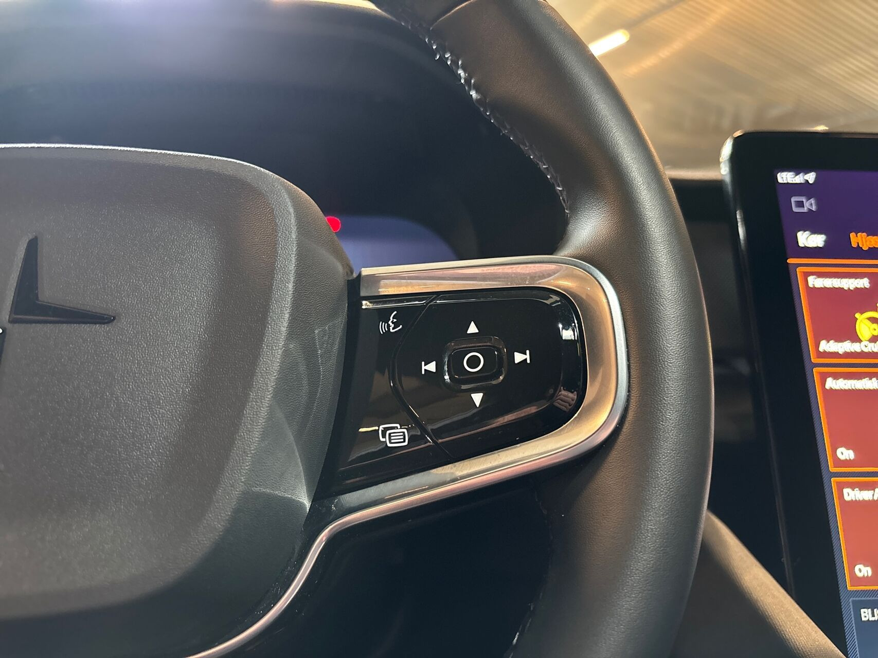 Grå Polestar 2 fra 2025