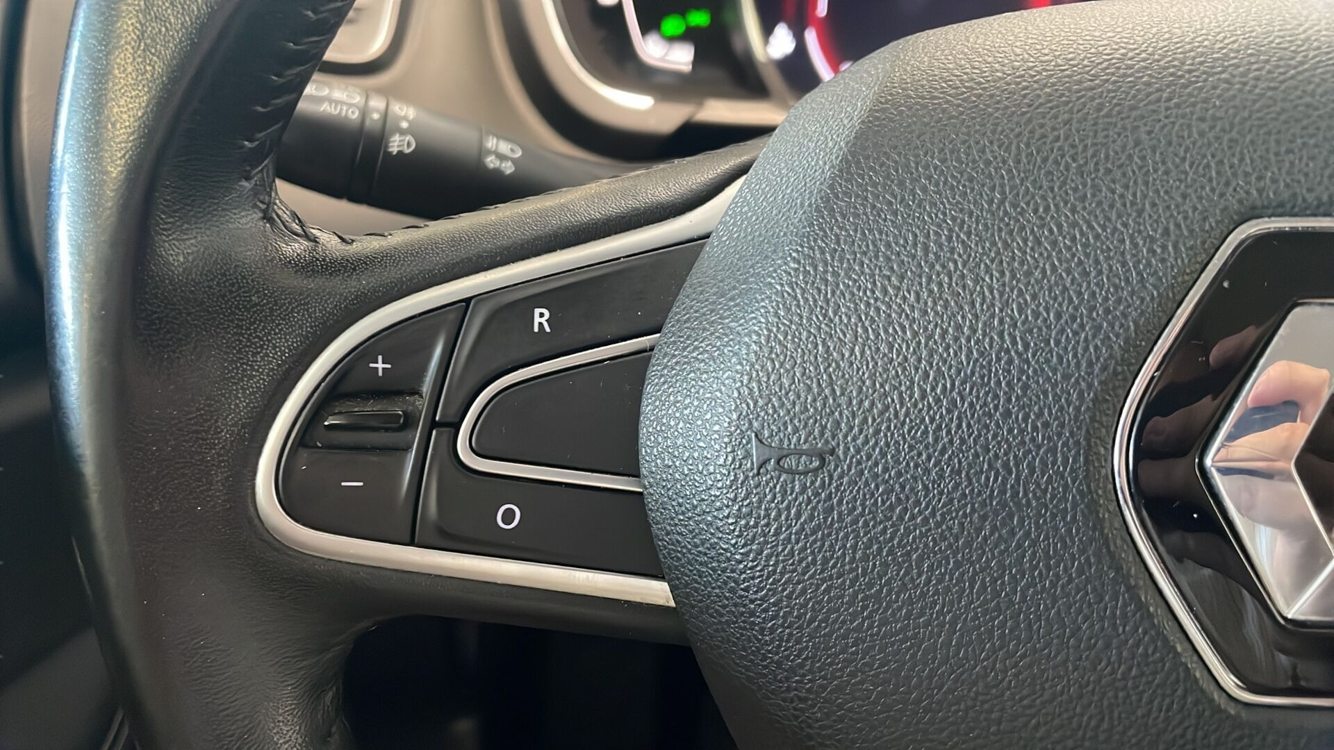 Grå Renault Grand Scénic fra 2019