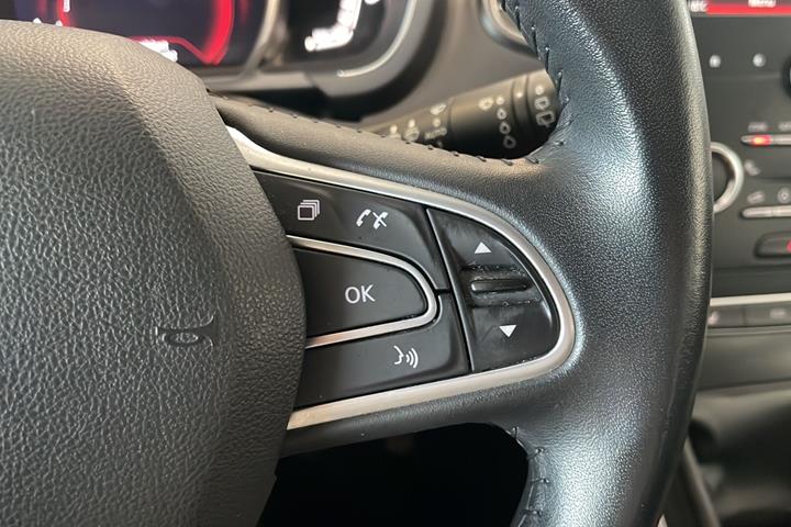 Grå Renault Grand Scénic fra 2019
