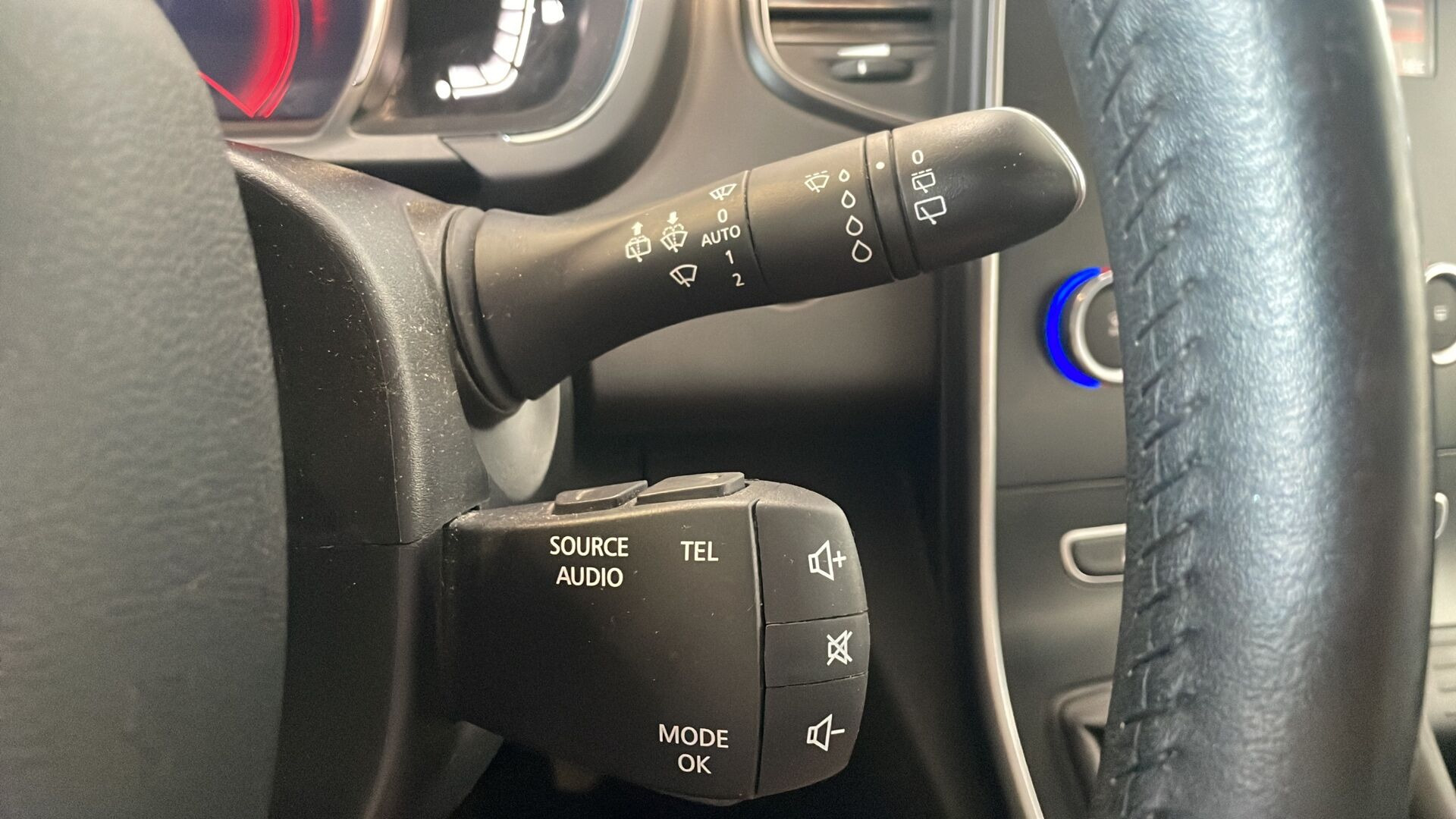 Grå Renault Grand Scénic fra 2019
