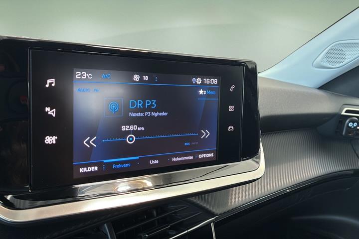 Grå Peugeot 2008 fra 2021