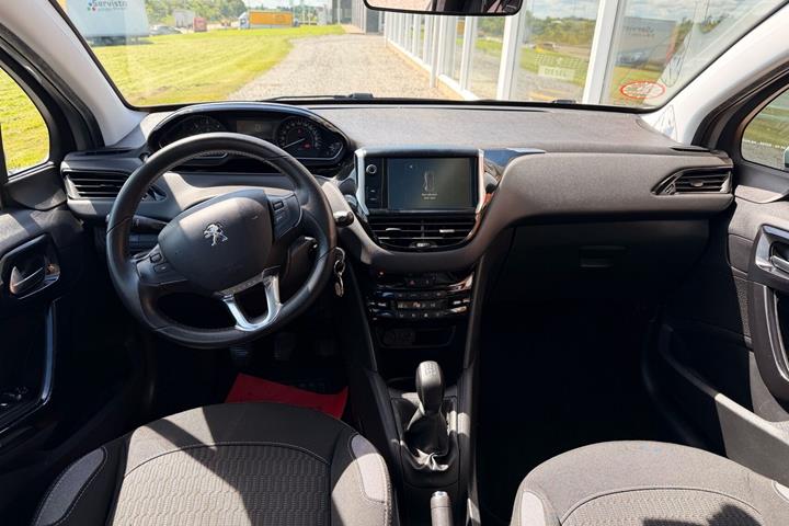 Sølv Peugeot 208 fra 2016