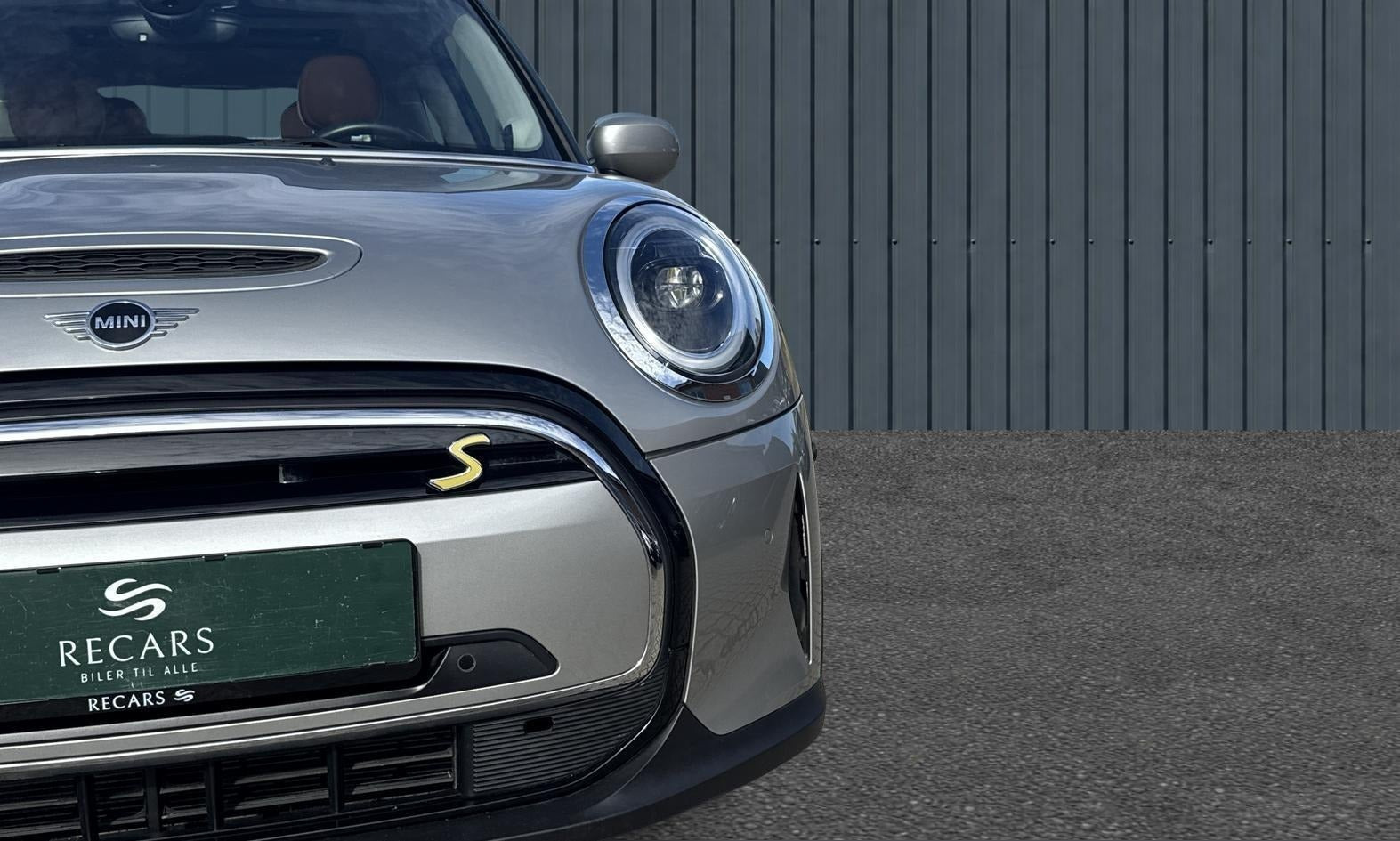 Sølv Mini Cooper SE fra 2023