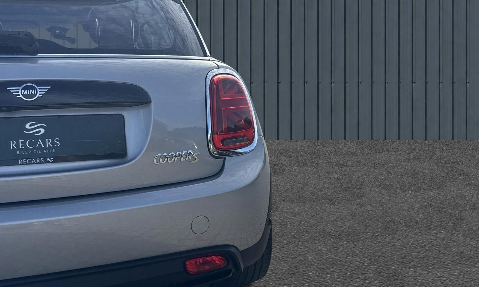 Sølv Mini Cooper SE fra 2023