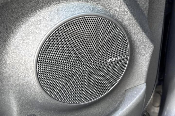 Grå Hyundai Kona fra 2023