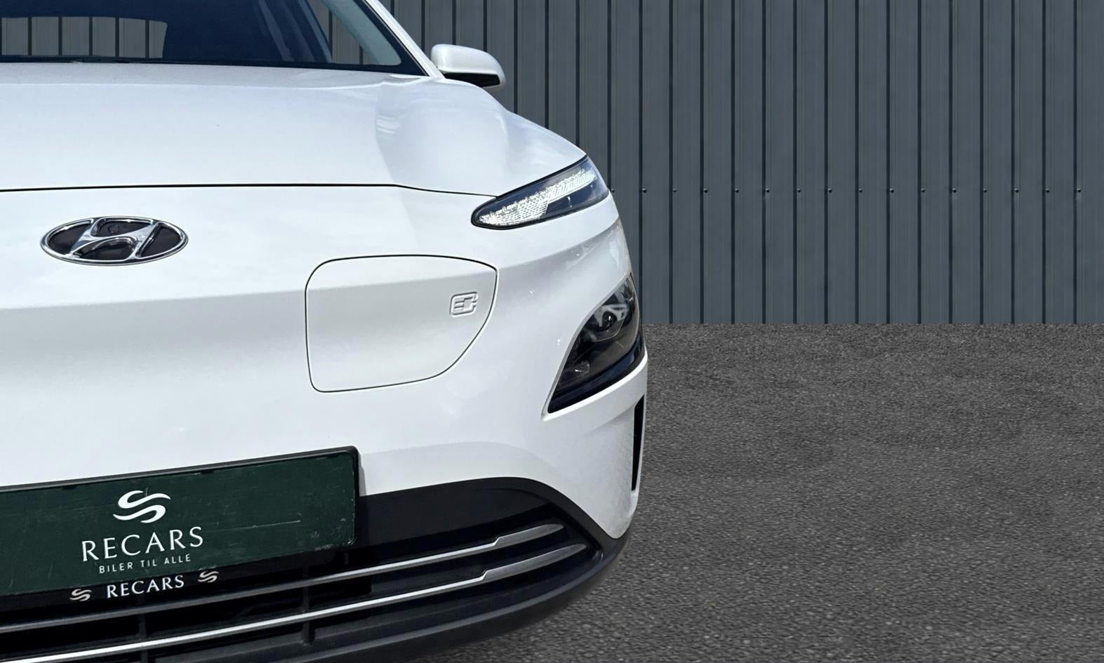 Hvid Hyundai Kona fra 2022