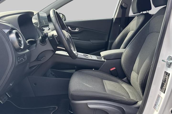 Hvid Hyundai Kona fra 2022
