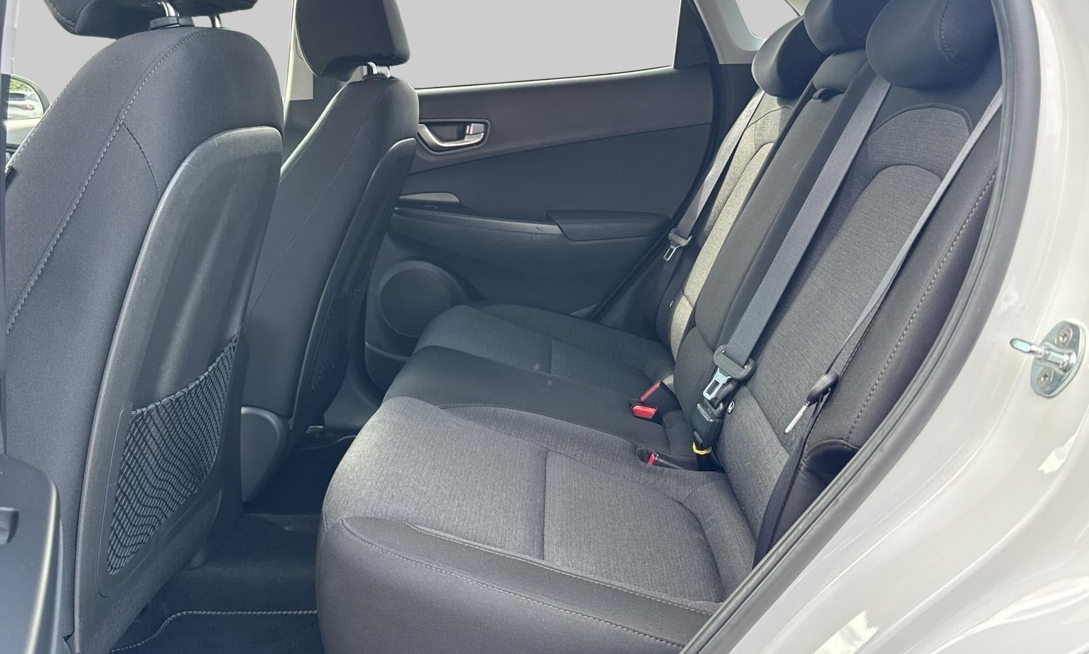 Hvid Hyundai Kona fra 2022
