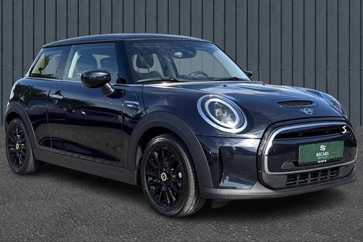 Sort Mini Cooper SE fra 2022