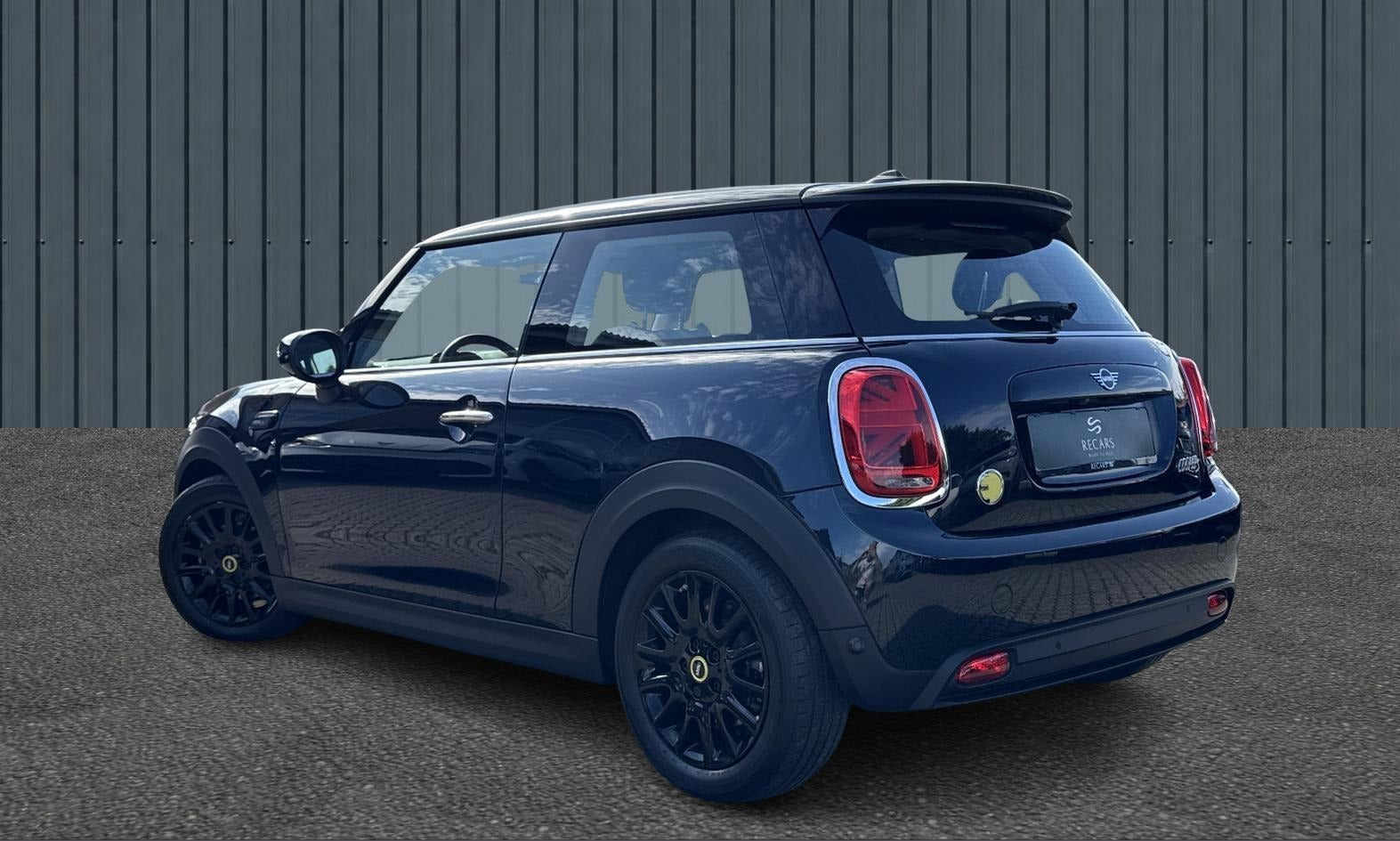 Sort Mini Cooper SE fra 2022