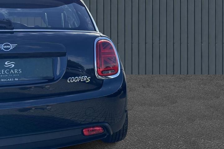 Sort Mini Cooper SE fra 2022