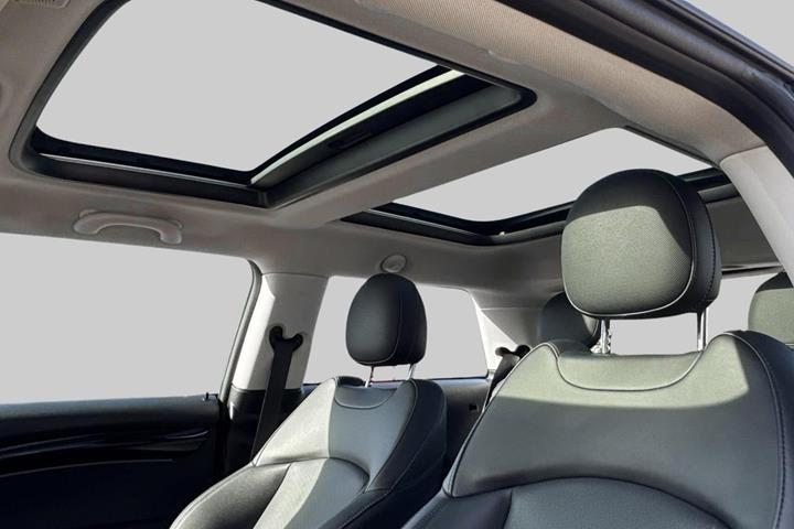 Sort Mini Cooper SE fra 2022