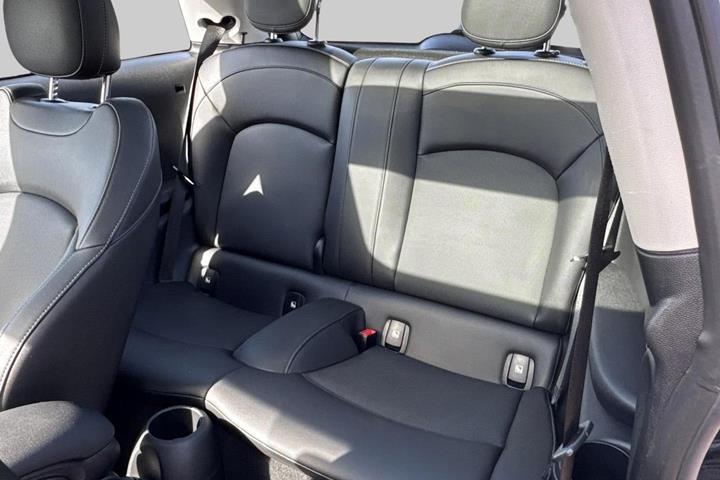 Sort Mini Cooper SE fra 2022