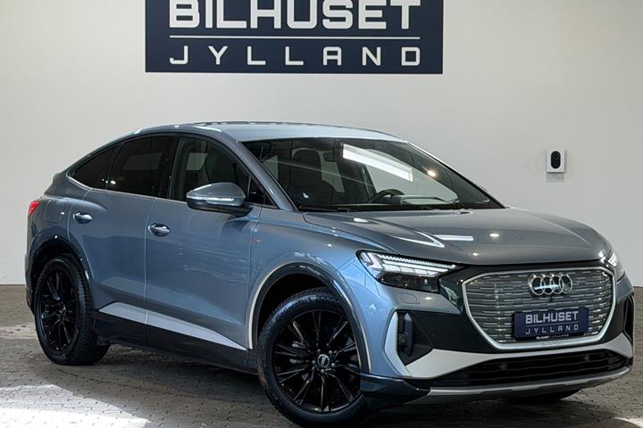 Blå Audi Q4 e-tron fra 2022