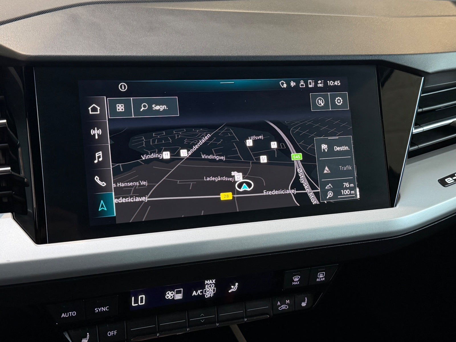 Blå Audi Q4 e-tron fra 2022
