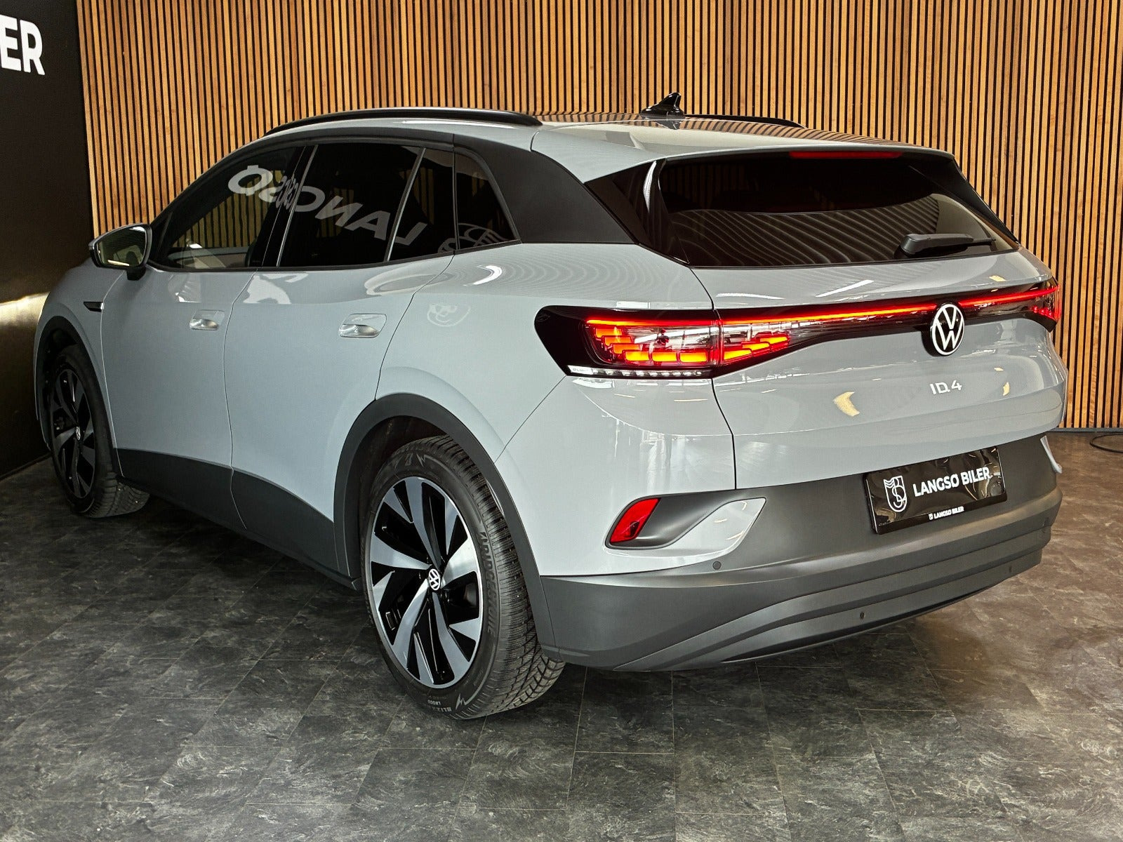 Grå VW ID.4 fra 2021