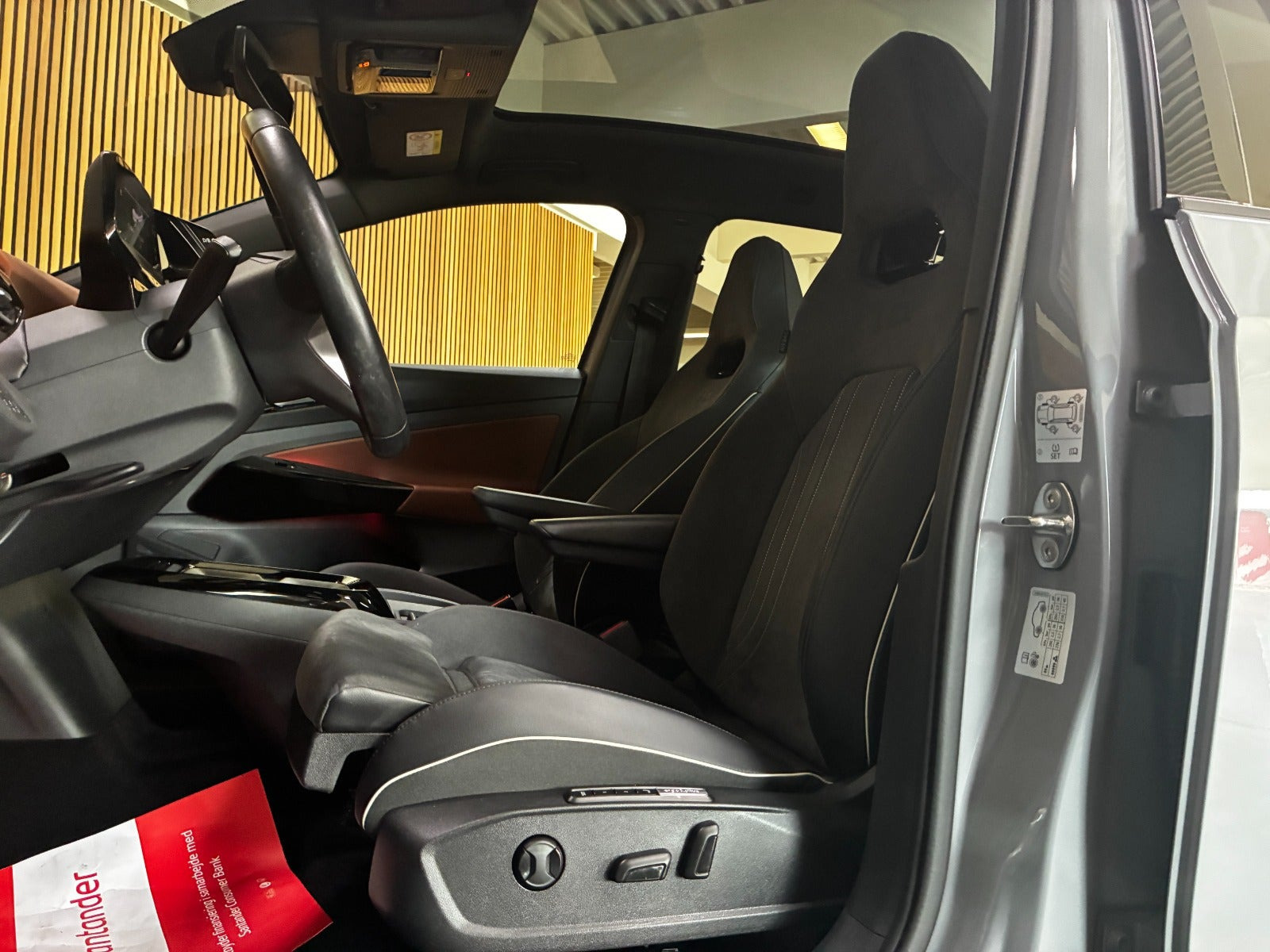 Grå VW ID.4 fra 2021