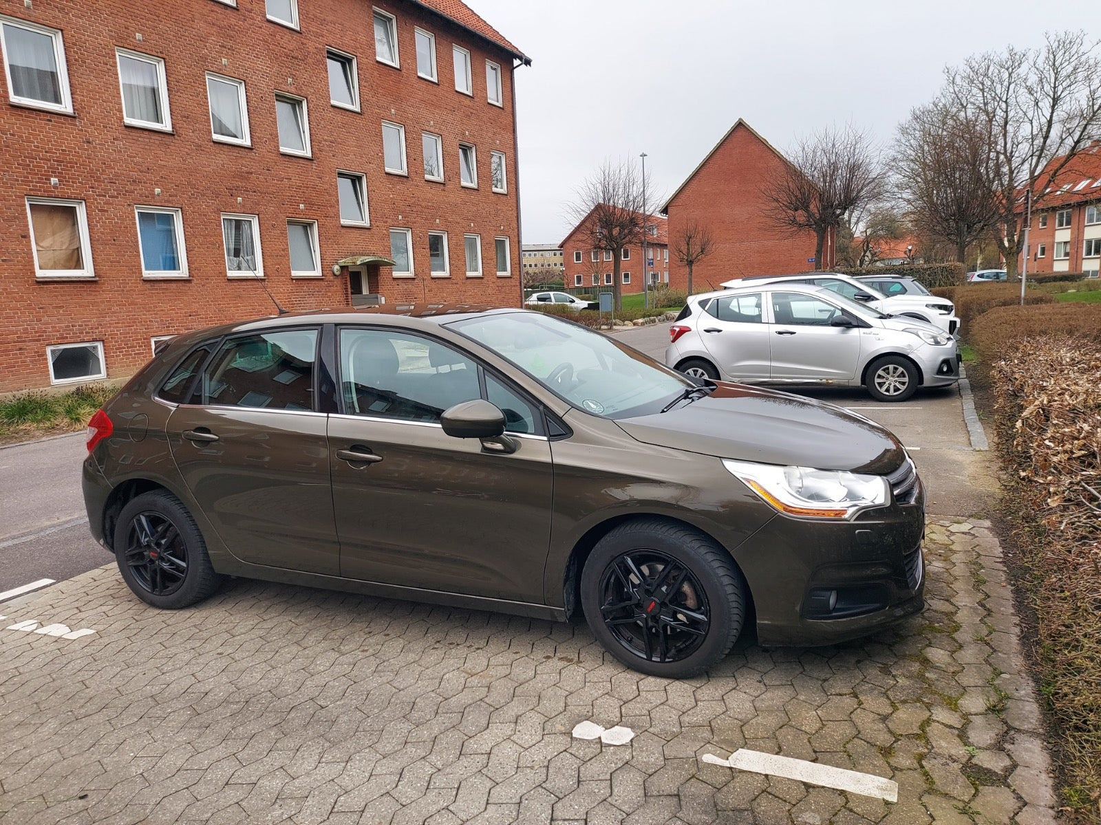 Brun Citroën C4 fra 2013
