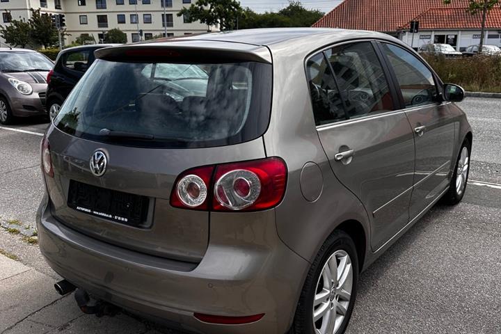 Hvid VW Golf Plus fra 2012