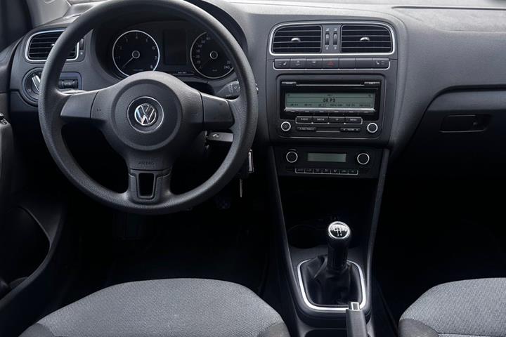 Sølv VW Polo fra 2010