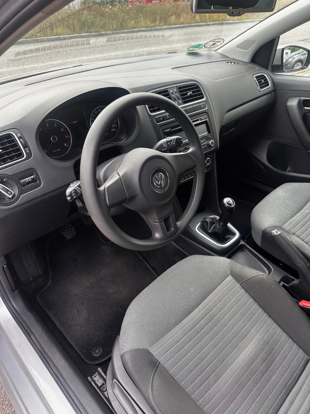 Sølv VW Polo fra 2010