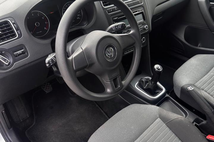 Sølv VW Polo fra 2010