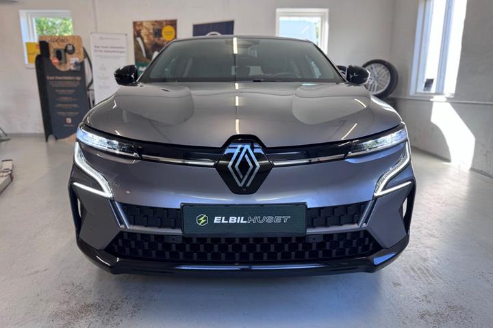 Grå Renault Megane E-Tech fra 2024