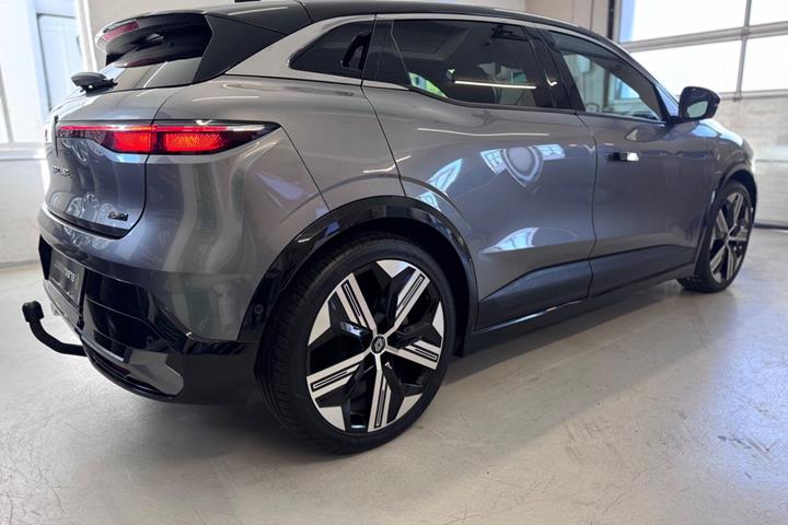 Grå Renault Megane E-Tech fra 2024