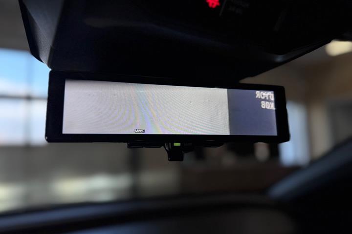 Grå Renault Megane E-Tech fra 2024