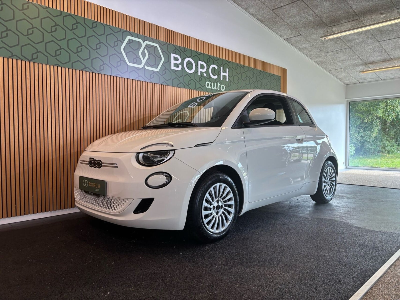 Fiat 500e 24 Action
