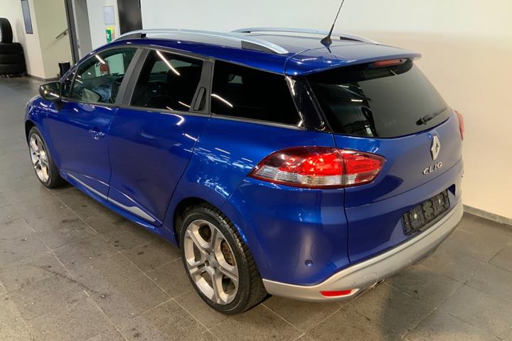 Blå Renault Clio IV fra 2016