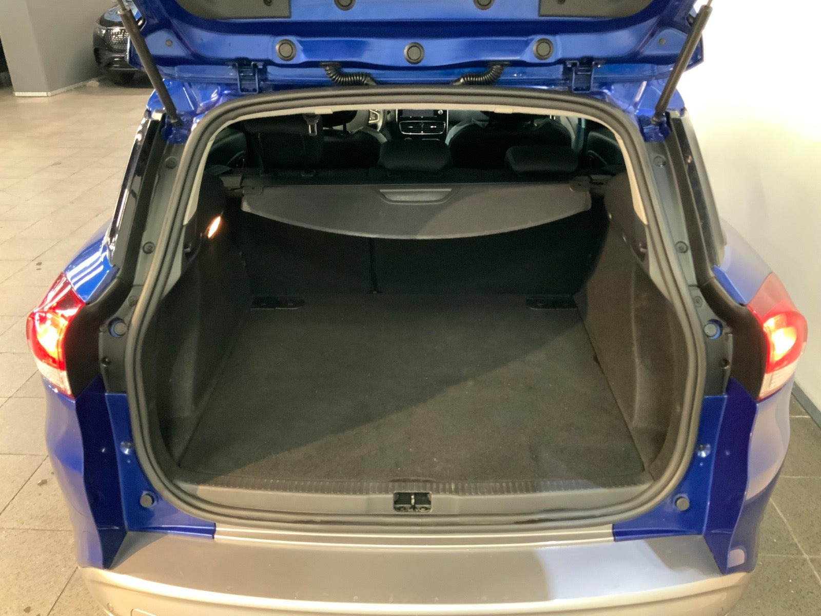 Blå Renault Clio IV fra 2016