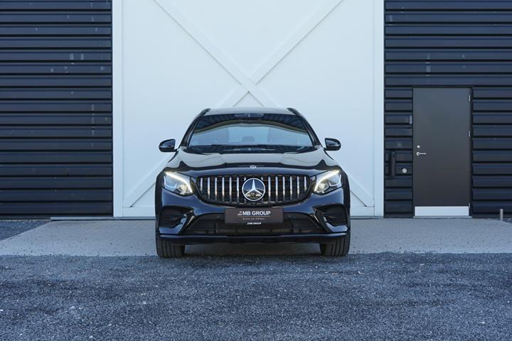 Sort Mercedes GLC43 fra 2017
