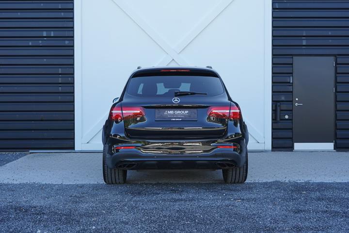 Sort Mercedes GLC43 fra 2017