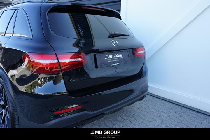 Sort Mercedes GLC43 fra 2017
